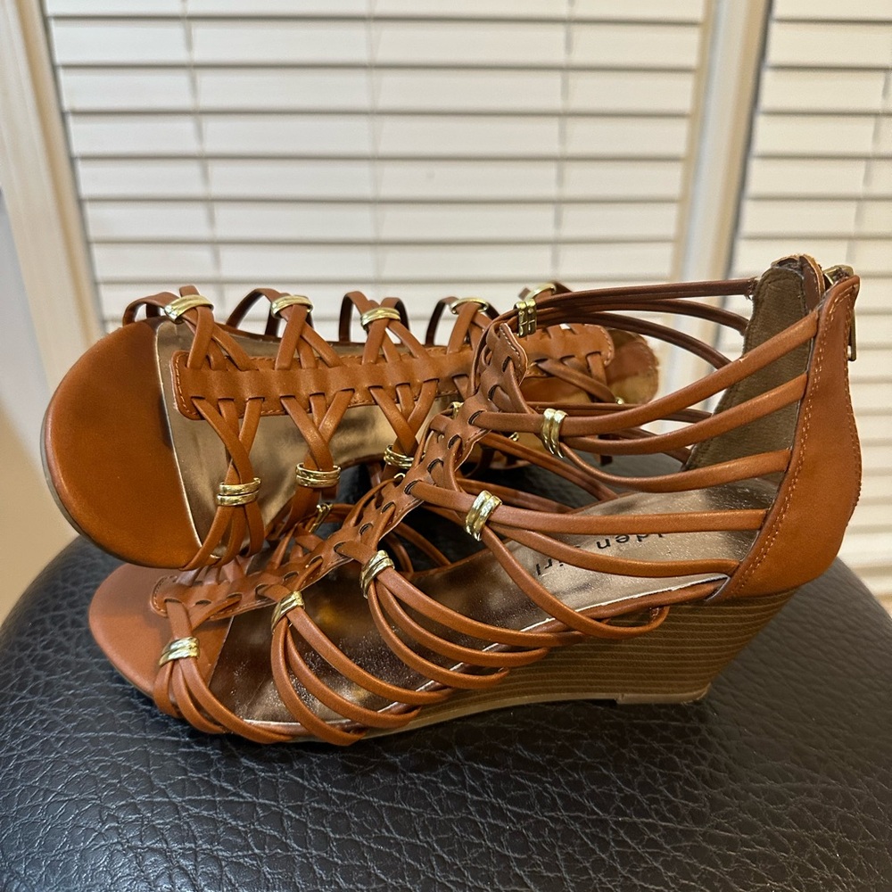 Elegant Tan Strappy Wedge Sandals! Best Offer Accepted! 🤎